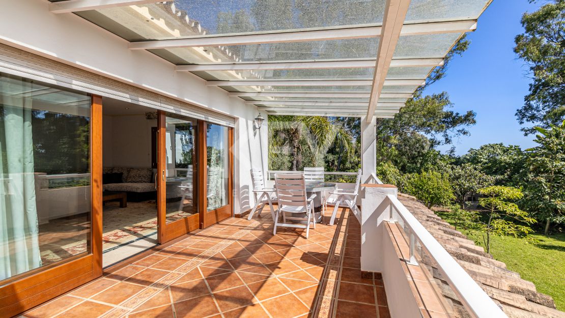 Beachside 5-Bedroom Villa in Estepona