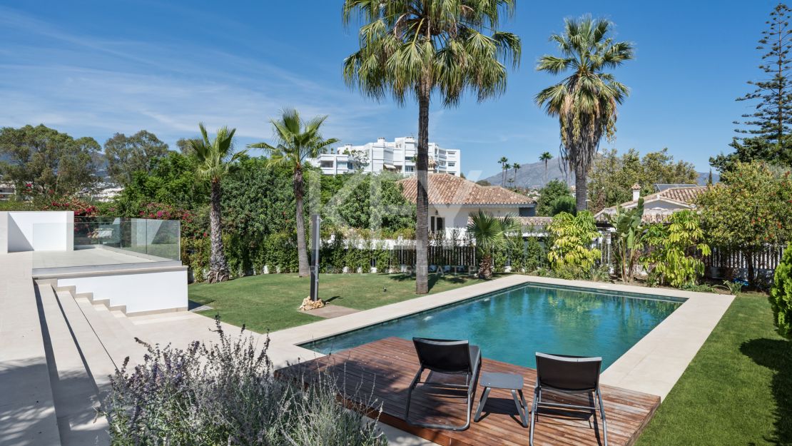 Luxury Villa for sale in Guadalmina near Golf and Beach