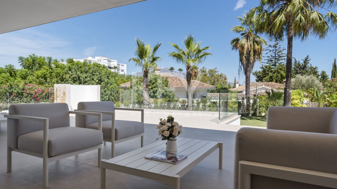 Luxury Villa for sale in Guadalmina near Golf and Beach