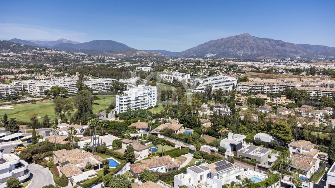 Luxury Villa for sale in Guadalmina near Golf and Beach