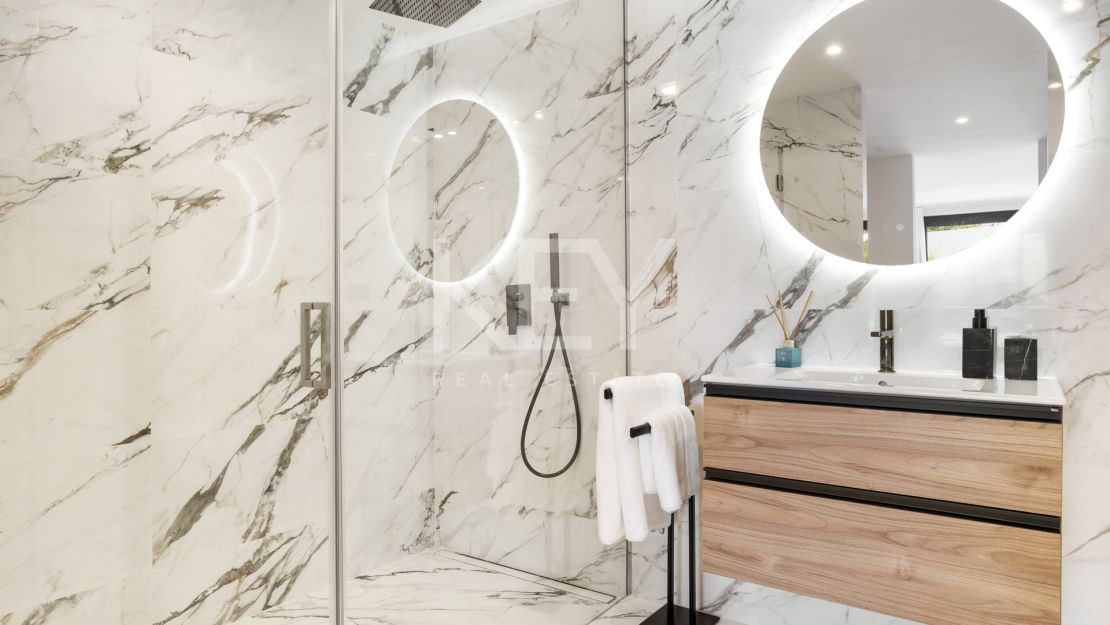 Luxury Villa for sale in Guadalmina near Golf and Beach