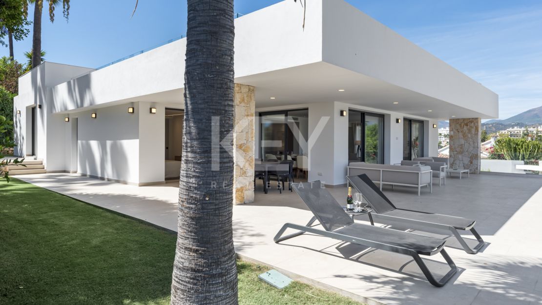 Luxury Villa for sale in Guadalmina near Golf and Beach