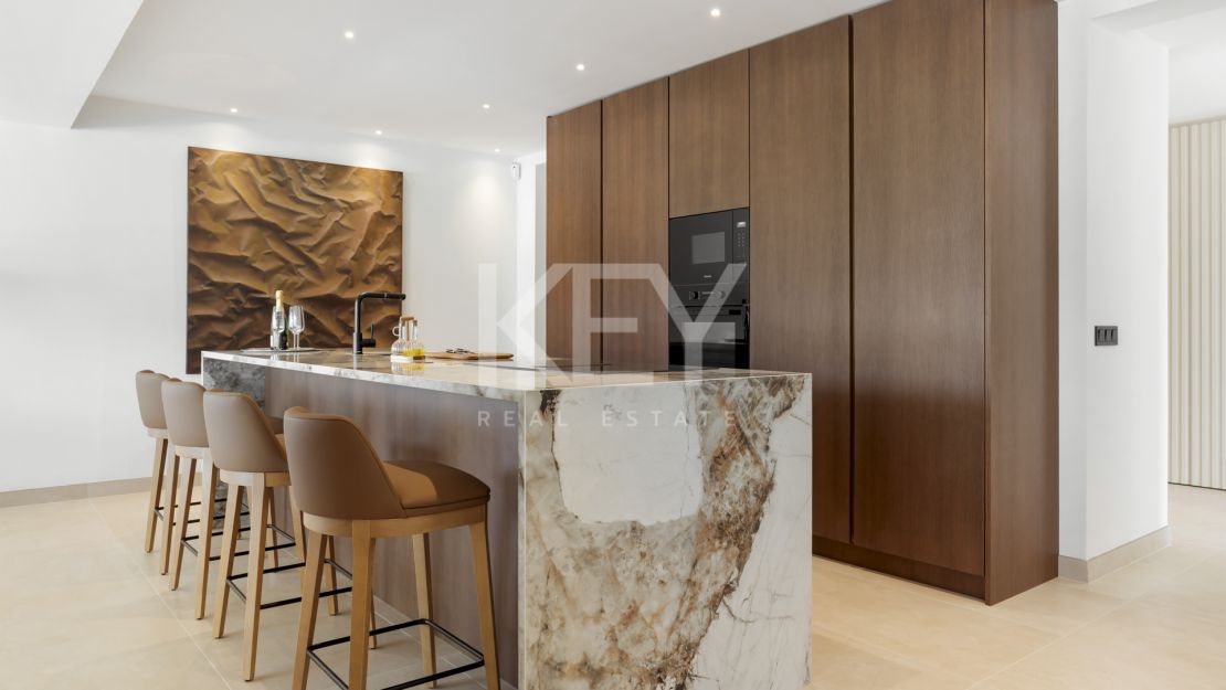 Luxury Villa for sale in Guadalmina near Golf and Beach