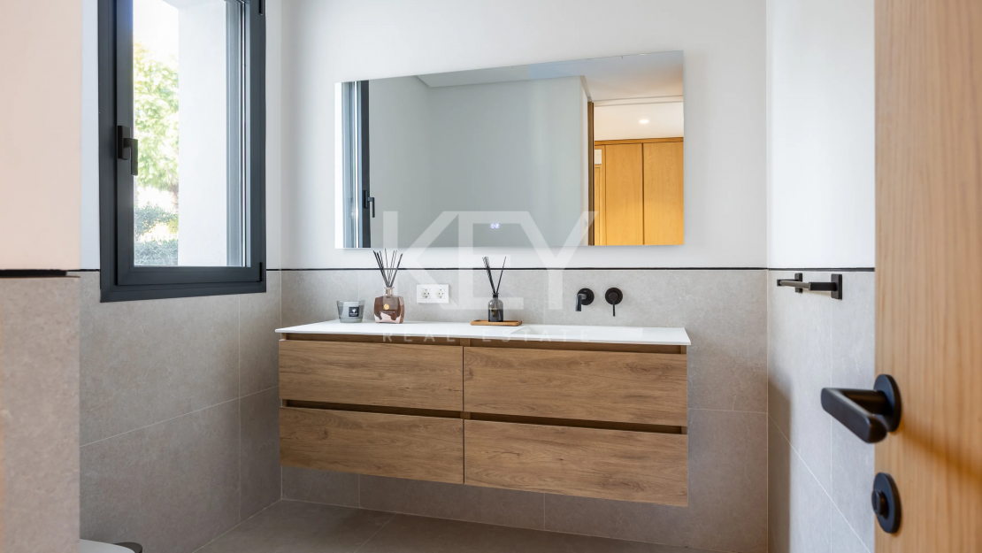 Modern Andalusian Villa with Panoramic Sea Views – Los Flamingos, Benahavís