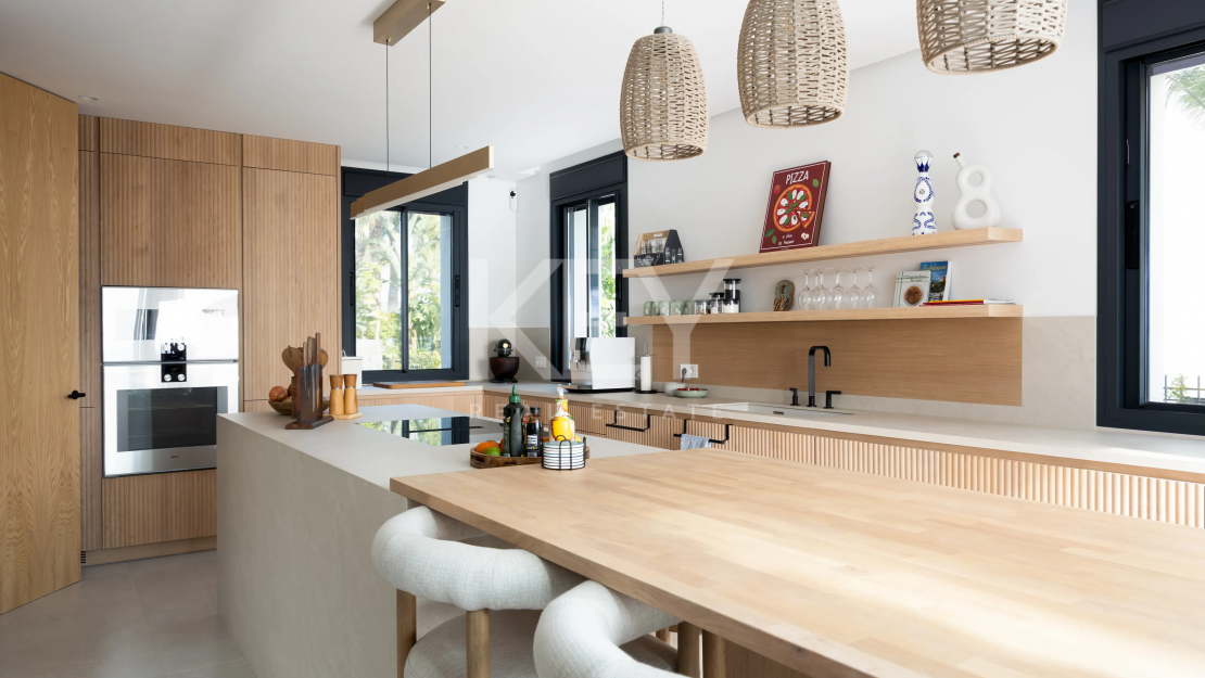 Modern Andalusian Villa with Panoramic Sea Views – Los Flamingos, Benahavís