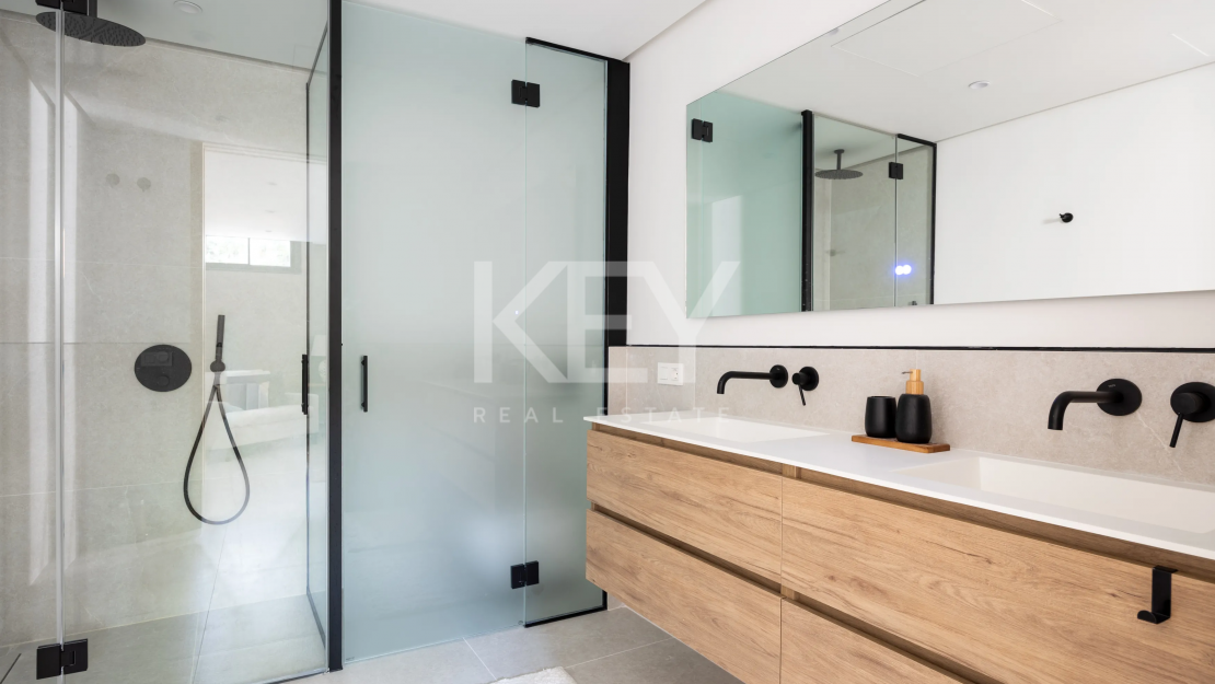 Modern Andalusian Villa with Panoramic Sea Views – Los Flamingos, Benahavís