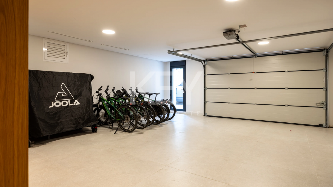 Modern Andalusian Villa with Panoramic Sea Views – Los Flamingos, Benahavís