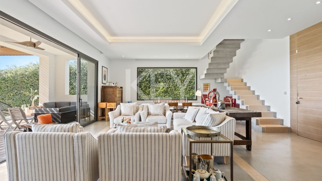 Modern Hillside Villa with Breathtaking Mountain and Sea Views in El Madroñal, Benahavis