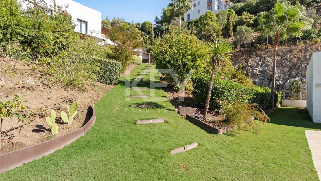 Modern Hillside Villa with Breathtaking Mountain and Sea Views in El Madroñal, Benahavis