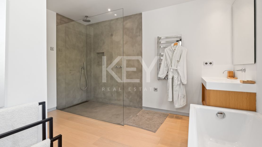 Modern Hillside Villa with Breathtaking Mountain and Sea Views in El Madroñal, Benahavis