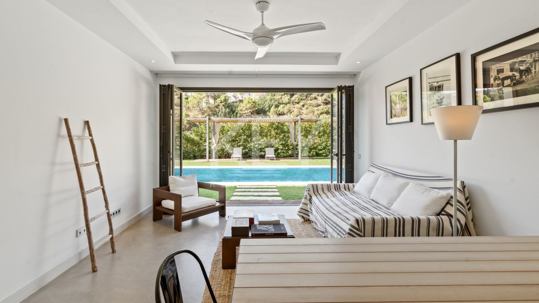 Modern Hillside Villa with Breathtaking Mountain and Sea Views in El Madroñal, Benahavis