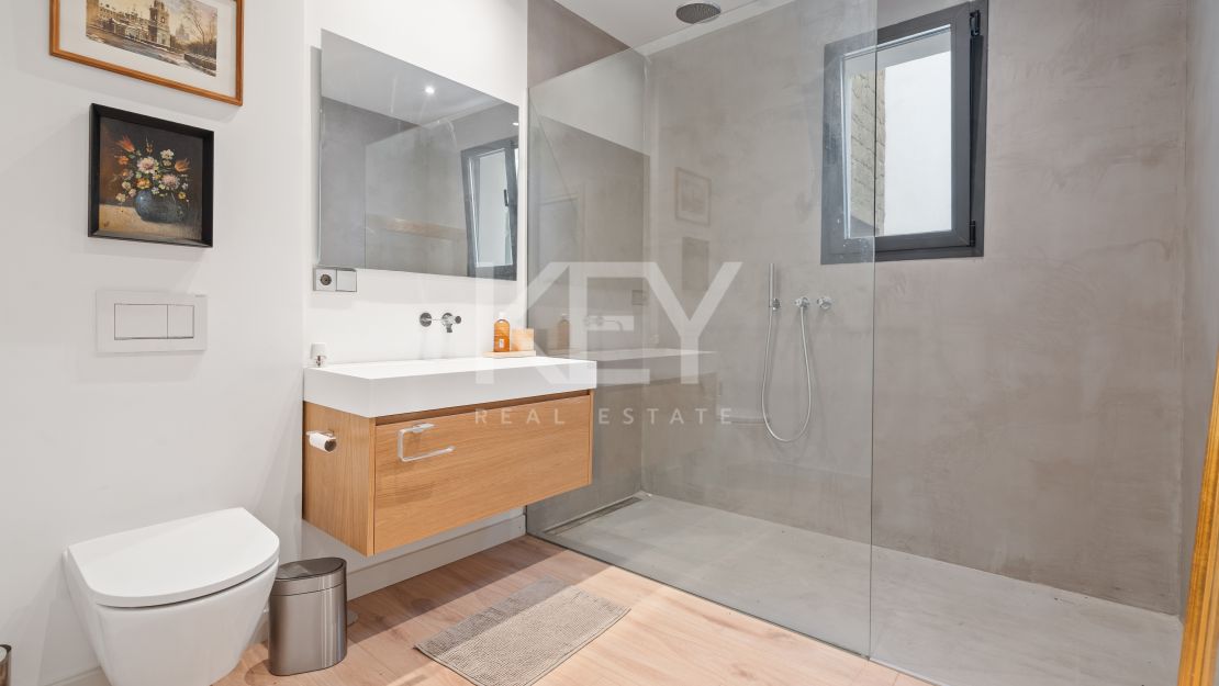 Modern Hillside Villa with Breathtaking Mountain and Sea Views in El Madroñal, Benahavis