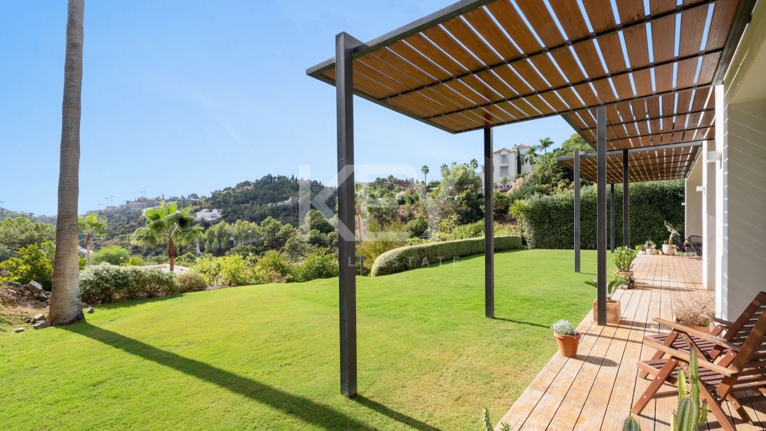 Modern Hillside Villa with Breathtaking Mountain and Sea Views in El Madroñal, Benahavis