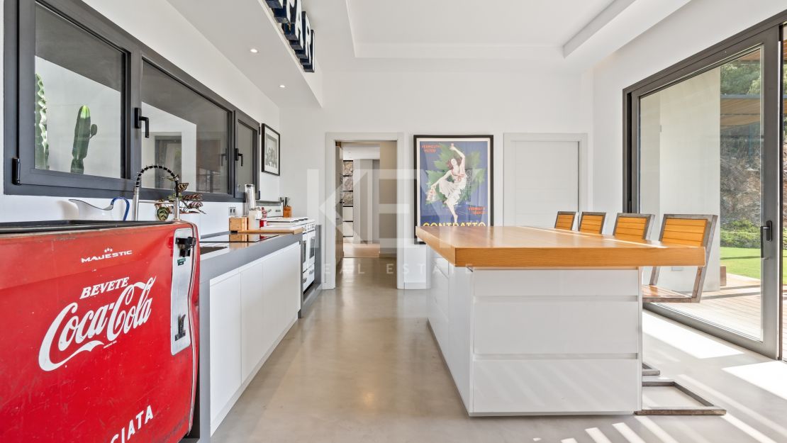 Modern Hillside Villa with Breathtaking Mountain and Sea Views in El Madroñal, Benahavis