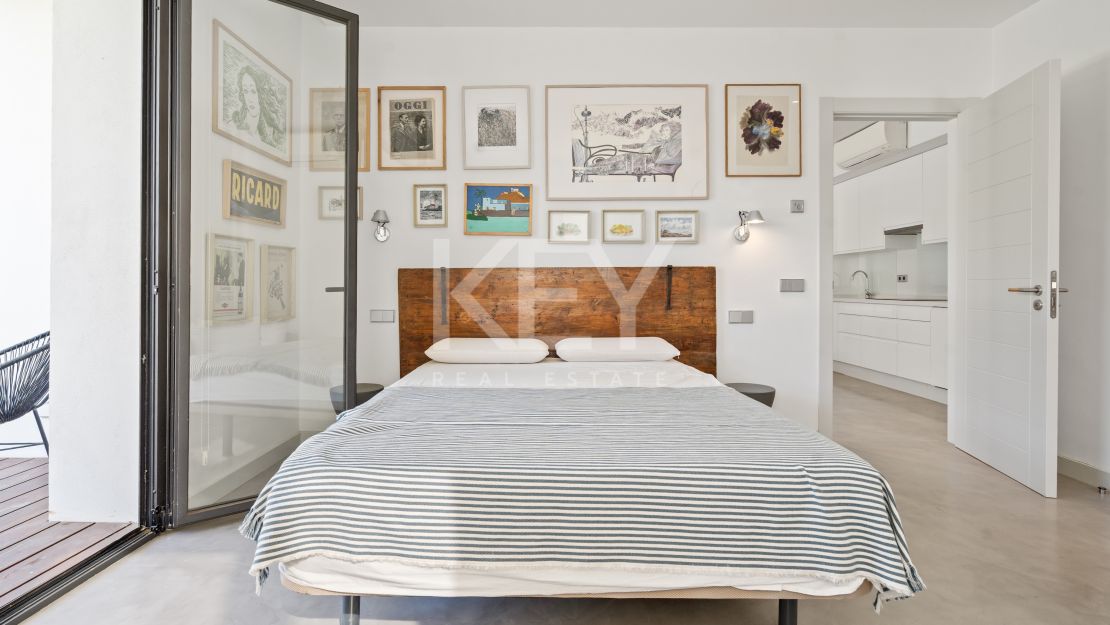 Modern Hillside Villa with Breathtaking Mountain and Sea Views in El Madroñal, Benahavis