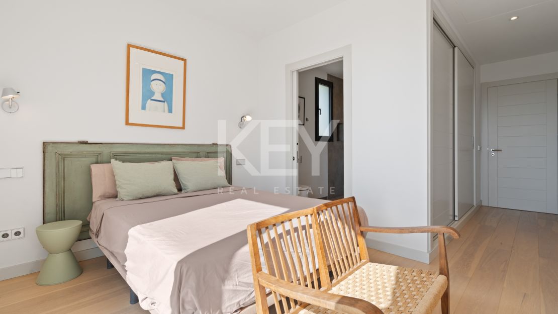 Modern Hillside Villa with Breathtaking Mountain and Sea Views in El Madroñal, Benahavis