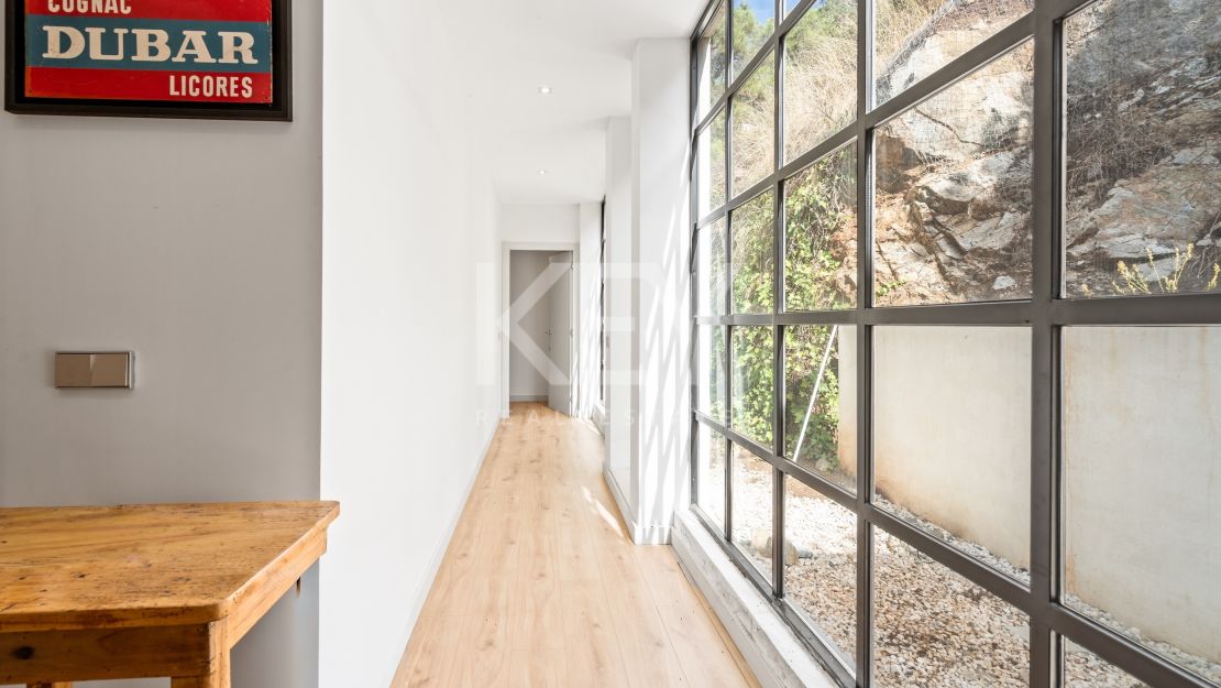 Modern Hillside Villa with Breathtaking Mountain and Sea Views in El Madroñal, Benahavis