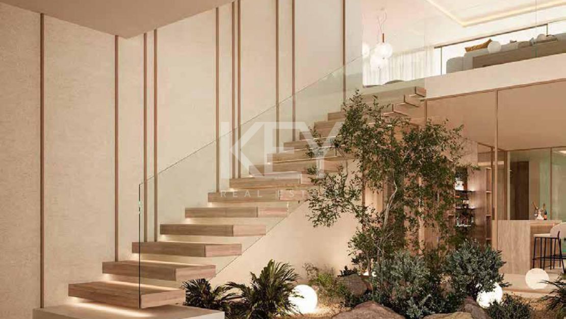 Villa in the most privileged frontline location in New Golden Mile, Estepona