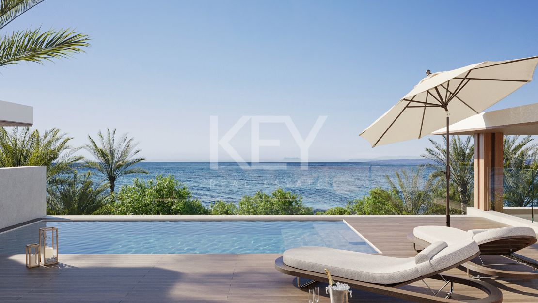 Villa in the most privileged frontline location in New Golden Mile, Estepona