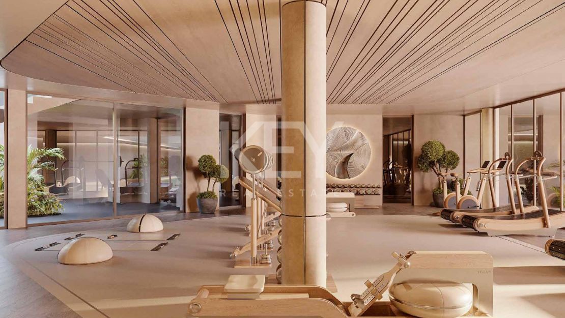 Villa in the most privileged frontline location in New Golden Mile, Estepona