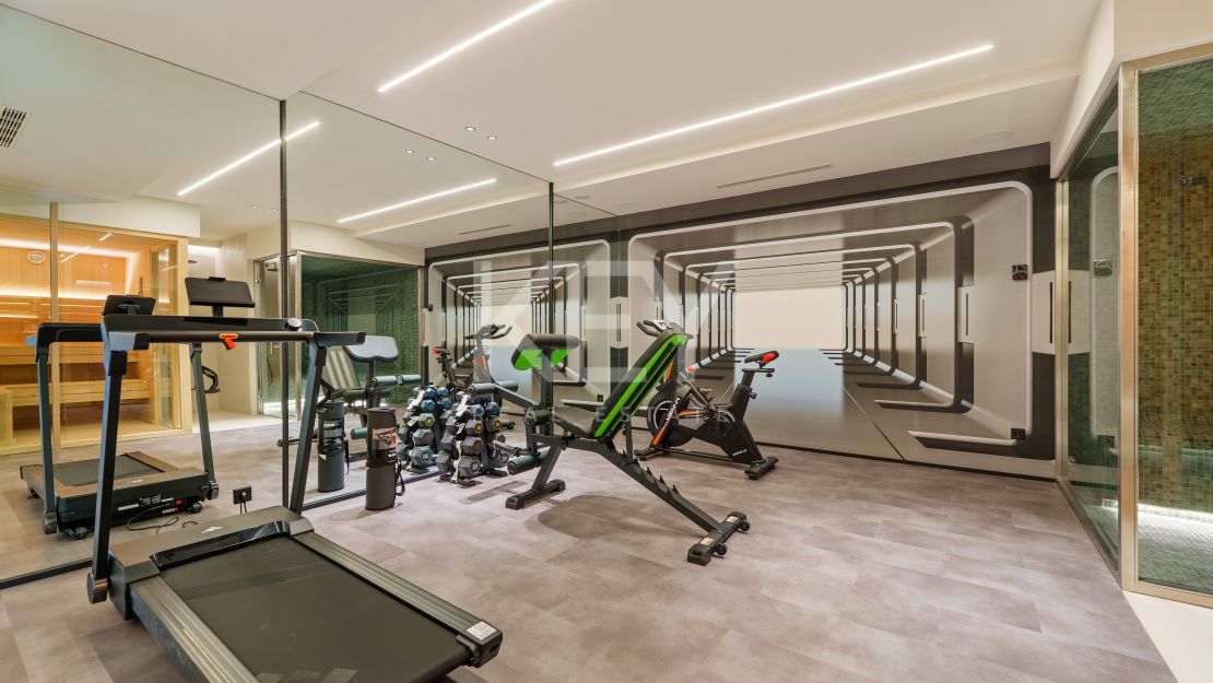 Charming Contemporary Villa near the Beach, Marbella