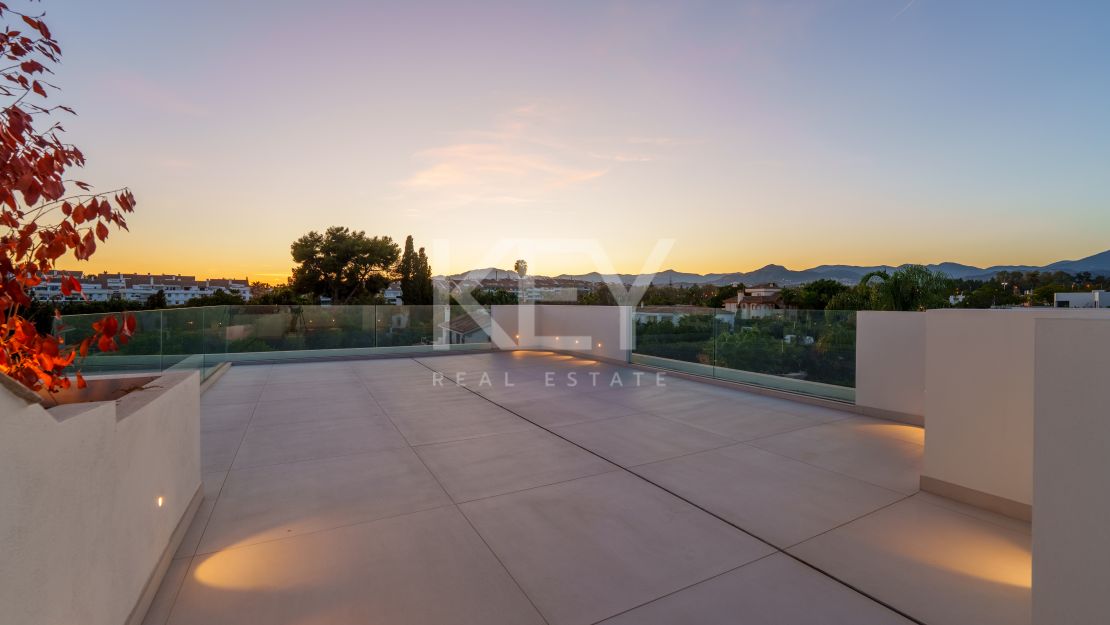 Charming Contemporary Villa near the Beach, Marbella