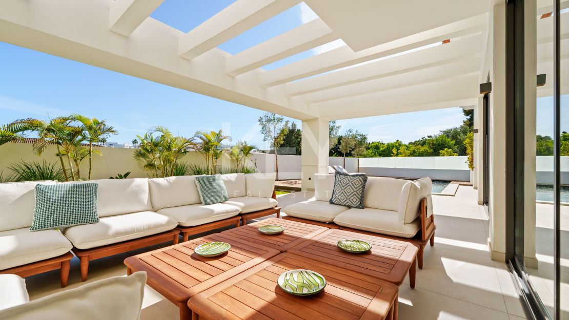 Charming Contemporary Villa near the Beach, Marbella