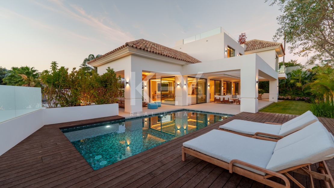 Charming Contemporary Villa near the Beach, Marbella