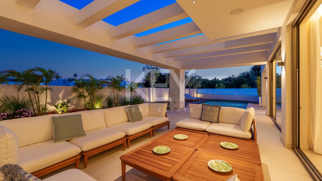 Charming Contemporary Villa near the Beach, Marbella