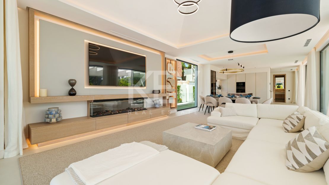 Charming Contemporary Villa near the Beach, Marbella