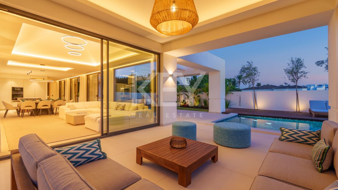 Charming Contemporary Villa near the Beach, Marbella