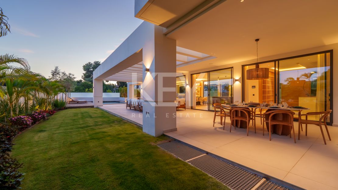 Charming Contemporary Villa near the Beach, Marbella