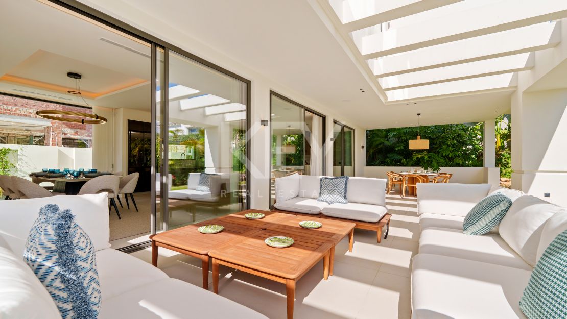 Charming Contemporary Villa near the Beach, Marbella