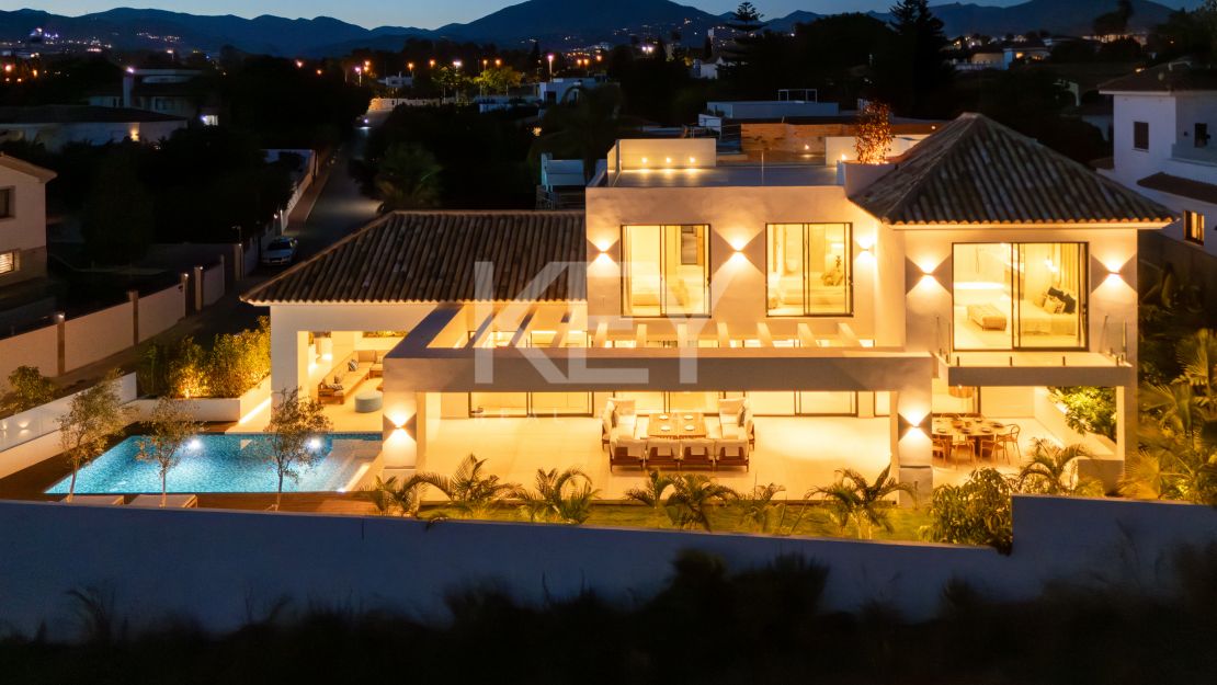 Charming Contemporary Villa near the Beach, Marbella