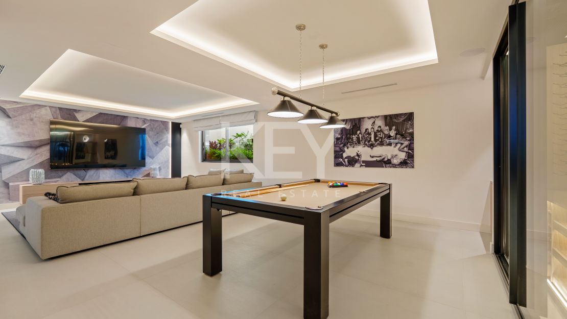 Charming Contemporary Villa near the Beach, Marbella