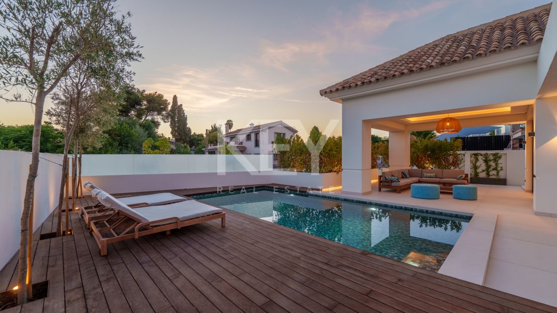 Charming Contemporary Villa near the Beach, Marbella