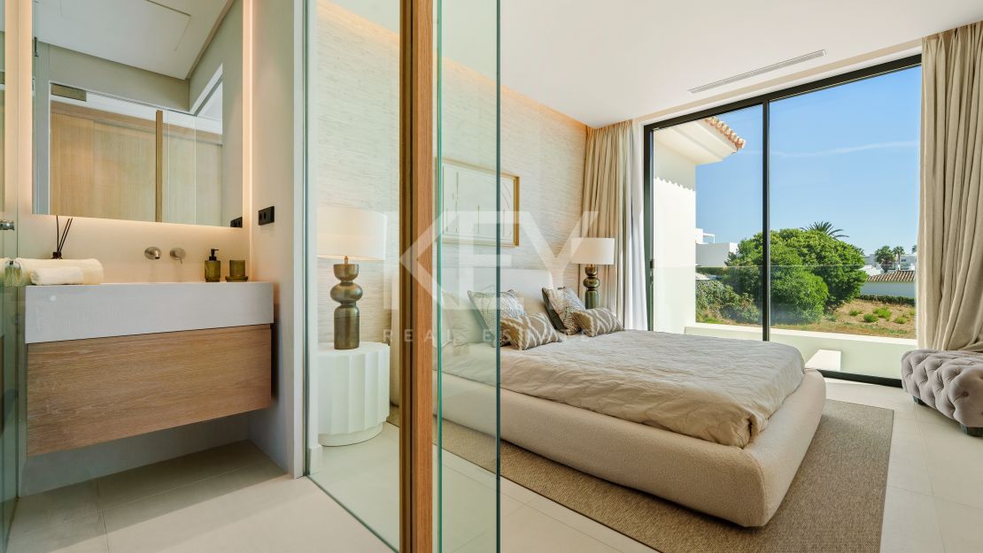 Charming Contemporary Villa near the Beach, Marbella