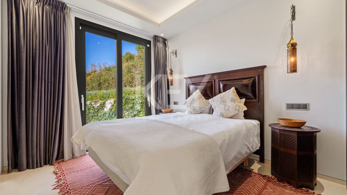 Elegant Villa with Great Views in Nueva Andalucia, Marbella
