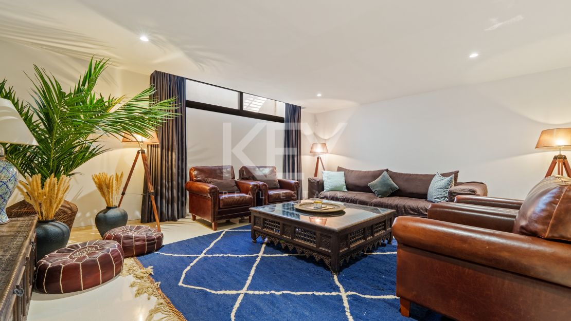 Elegant Villa with Great Views in Nueva Andalucia, Marbella