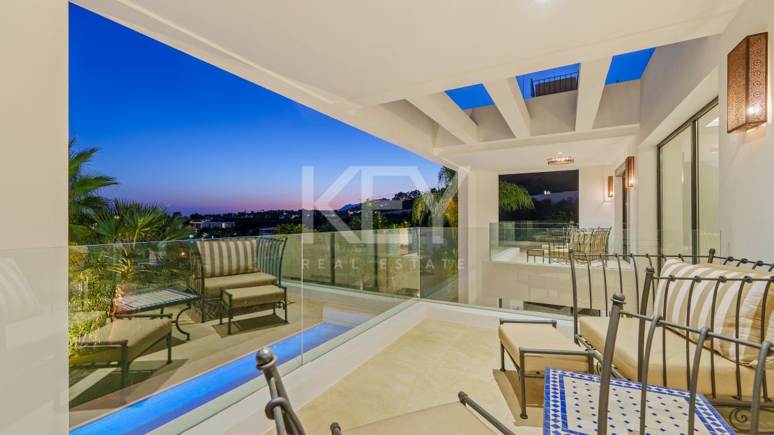 Elegant Villa with Great Views in Nueva Andalucia, Marbella