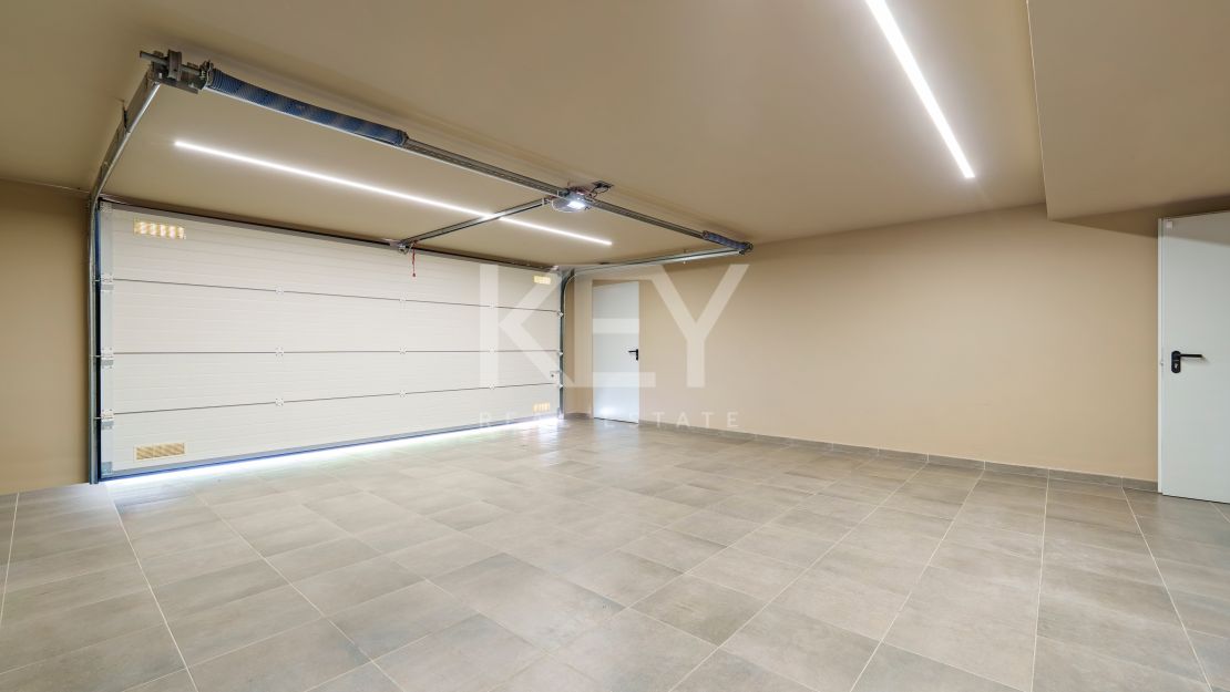 Elegant Villa with Great Views in Nueva Andalucia, Marbella