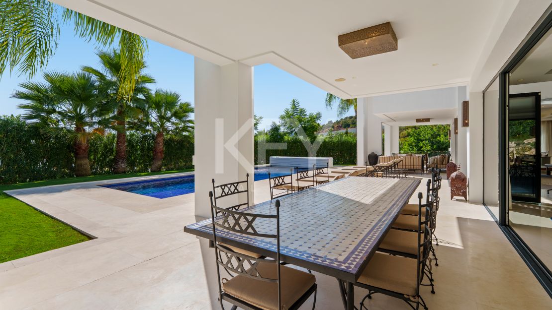 Elegant Villa with Great Views in Nueva Andalucia, Marbella