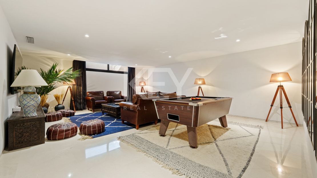 Elegant Villa with Great Views in Nueva Andalucia, Marbella