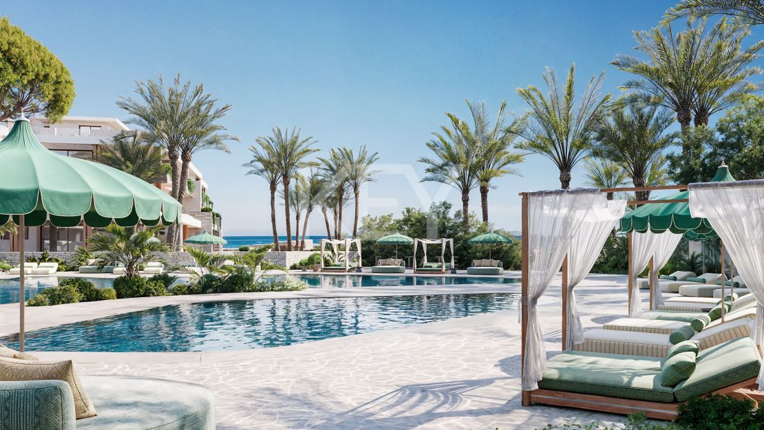 Villa in the most privileged frontline location in New Golden Mile, Estepona