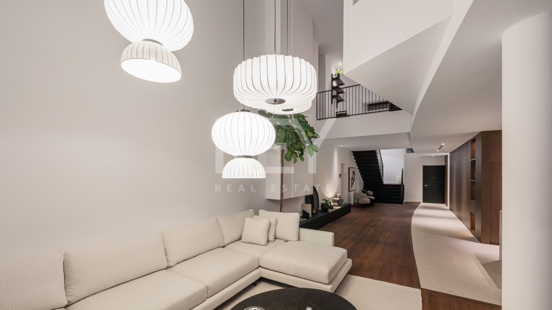 Modern Spacious Townhouse with Sea Views in Sierra Blanca, Marbella