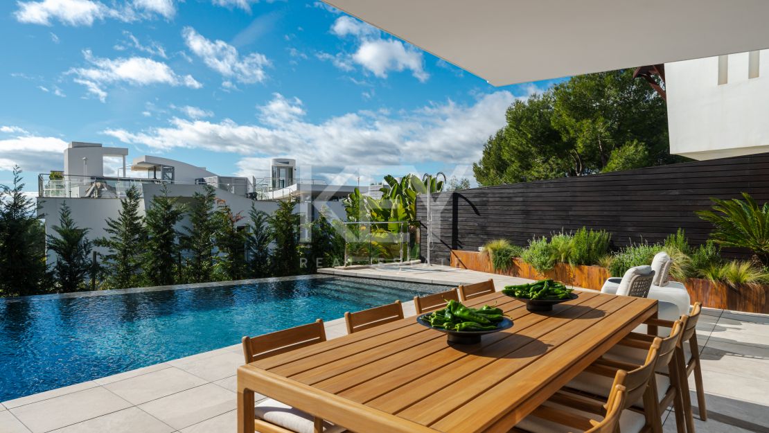 Modern Spacious Townhouse with Sea Views in Sierra Blanca, Marbella