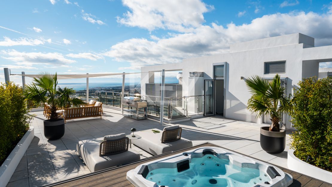 Modern Spacious Townhouse with Sea Views in Sierra Blanca, Marbella