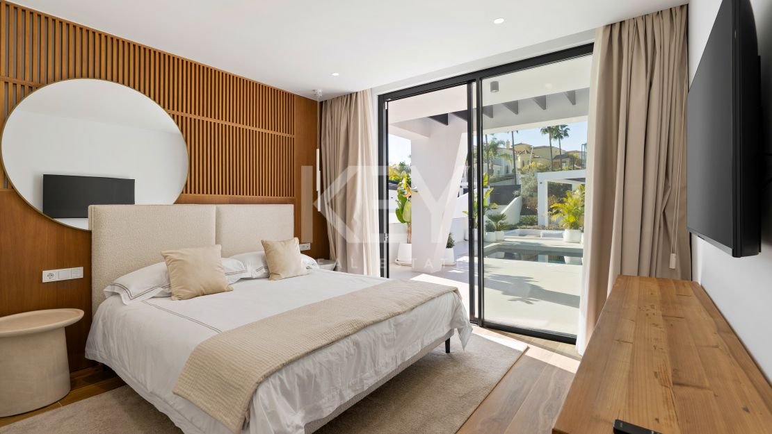 Exceptional Villa just minutes from Los Naranjos Golf Club in Nueva Andalucía, Marbella