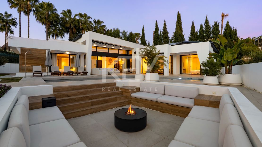 Exceptional Villa just minutes from Los Naranjos Golf Club in Nueva Andalucía, Marbella
