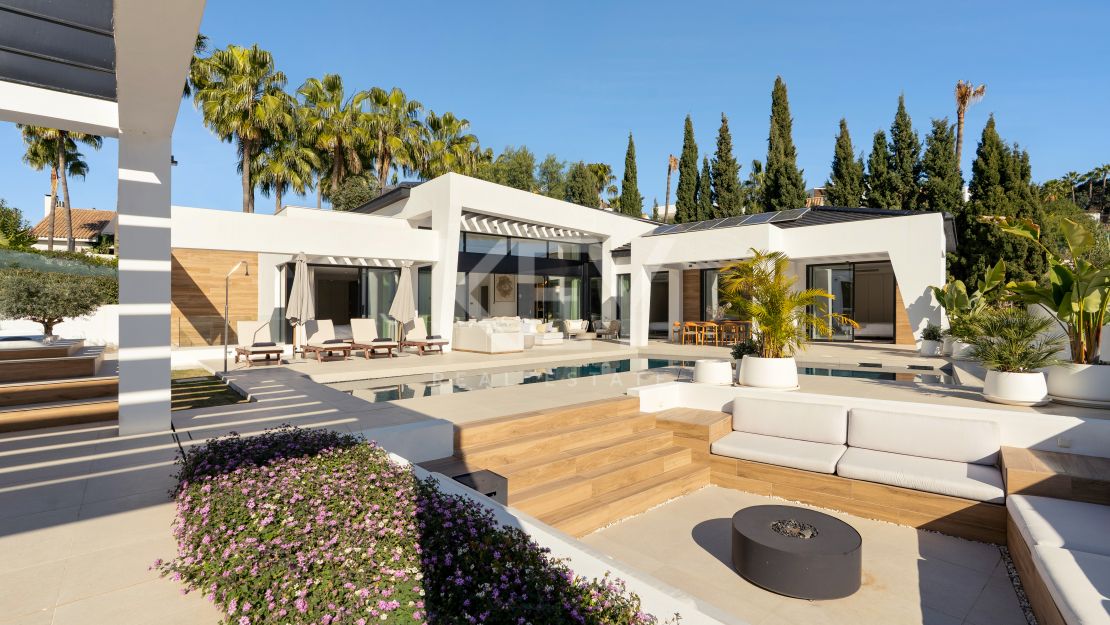 Exceptional Villa just minutes from Los Naranjos Golf Club in Nueva Andalucía, Marbella